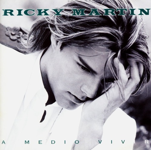 Ricky Martin – A Medio Vivir